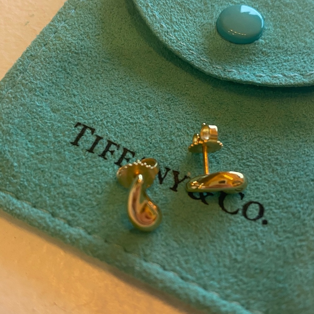 Tiffany Elsa peretti 18k gold teardrop earrings.